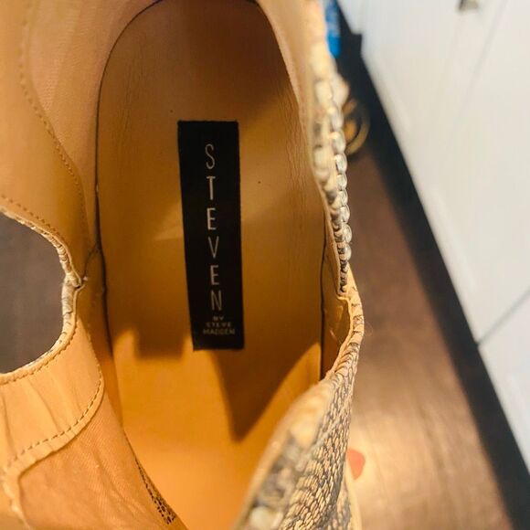 Steven by Steve Madden Chloey Snake Print Studded Wedge Sneakers Natural Sz 6.5 - Picture 6 of 6